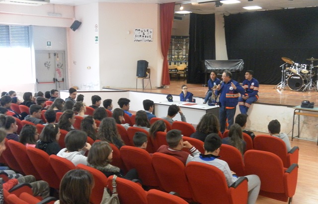 incontri nelle scuole media anno scolastico 2015-2016